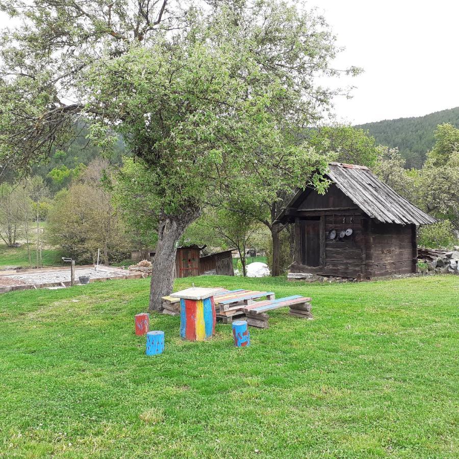 Вилла Kuca Karajic Kremna Экстерьер фото